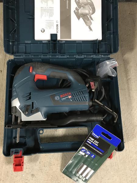 https://www.samstores.com/media/products/24576/750X750/bosch-gst-90-be-top-handle-jig-saw-220v.jpg