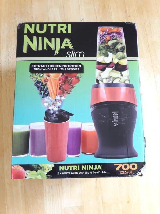 Nutri Ninja QB3001UKMR Slim Blender & Smoothie Maker 700W Red [Energy
