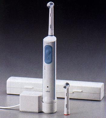 Travel Oral-B Plak Control - Dual Voltage - by Braun D8525